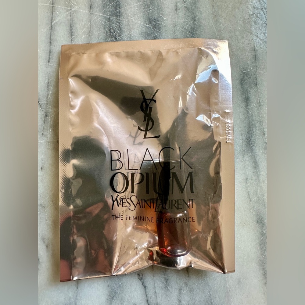 Yves Saint Laurent Black Opium 2ml Mini Rollerball